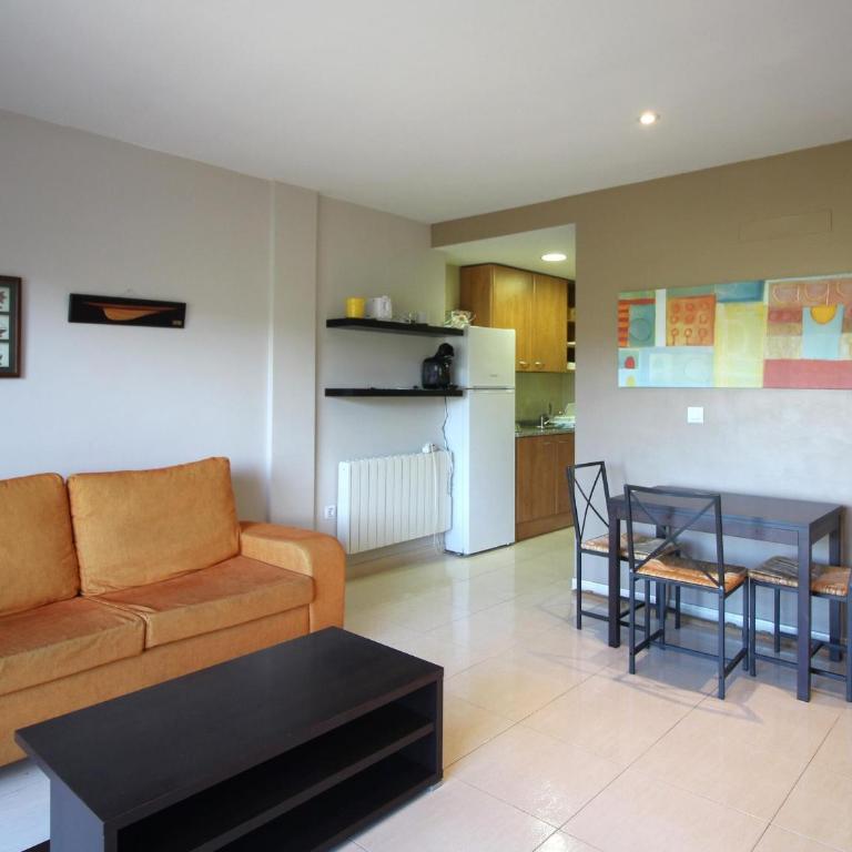 Acogedor apto a 100m de la playa del Port, con garaje y vistas a la montaña - ES-228-2 - Apartamento - 20