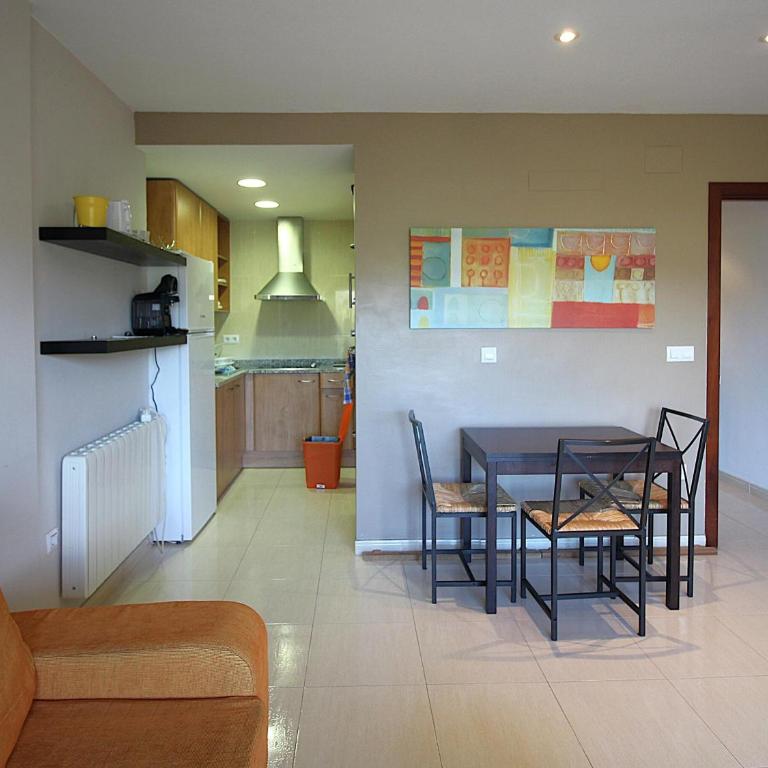 Acogedor apto a 100m de la playa del Port, con garaje y vistas a la montaña - ES-228-2 - Apartamento - 24