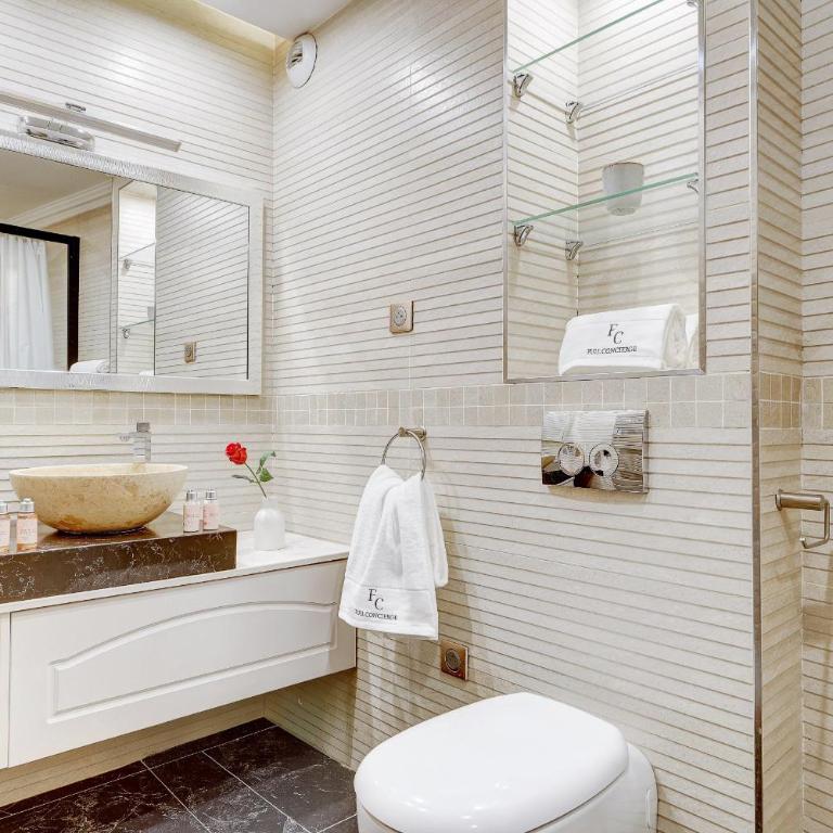 Suite Belleville, Noblesse au cœur de la capitale - Three-Bedroom Apartment - 5