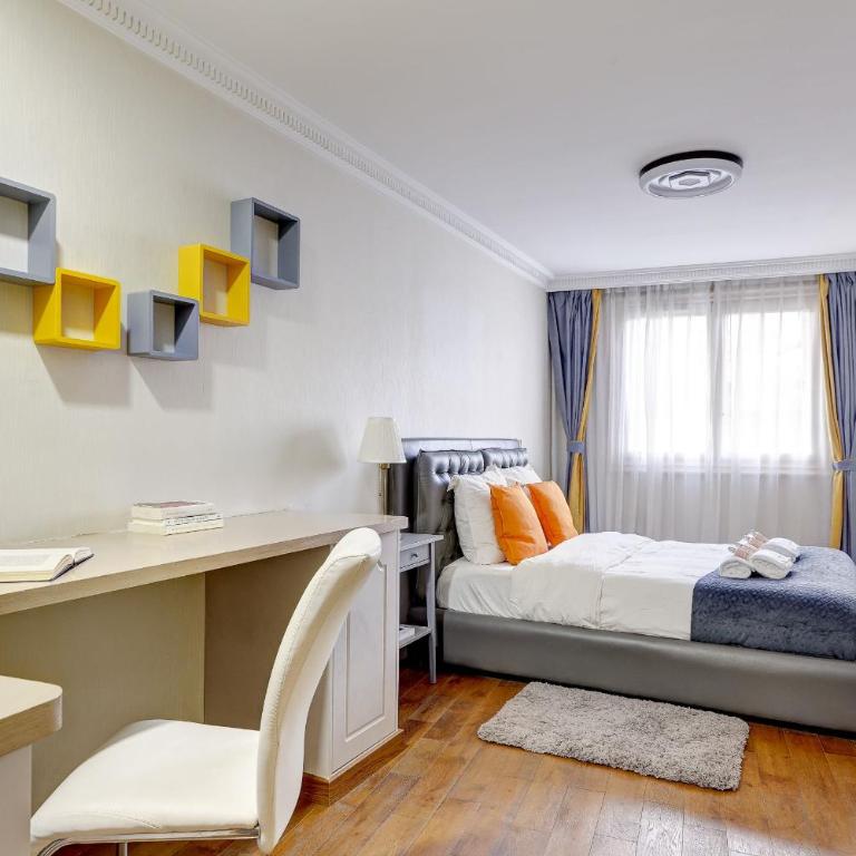 Suite Belleville, Noblesse au cœur de la capitale - Three-Bedroom Apartment - 10