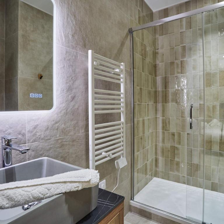 Exceptional 4BDR 10P apartment near Montmartre - Appartement - 31