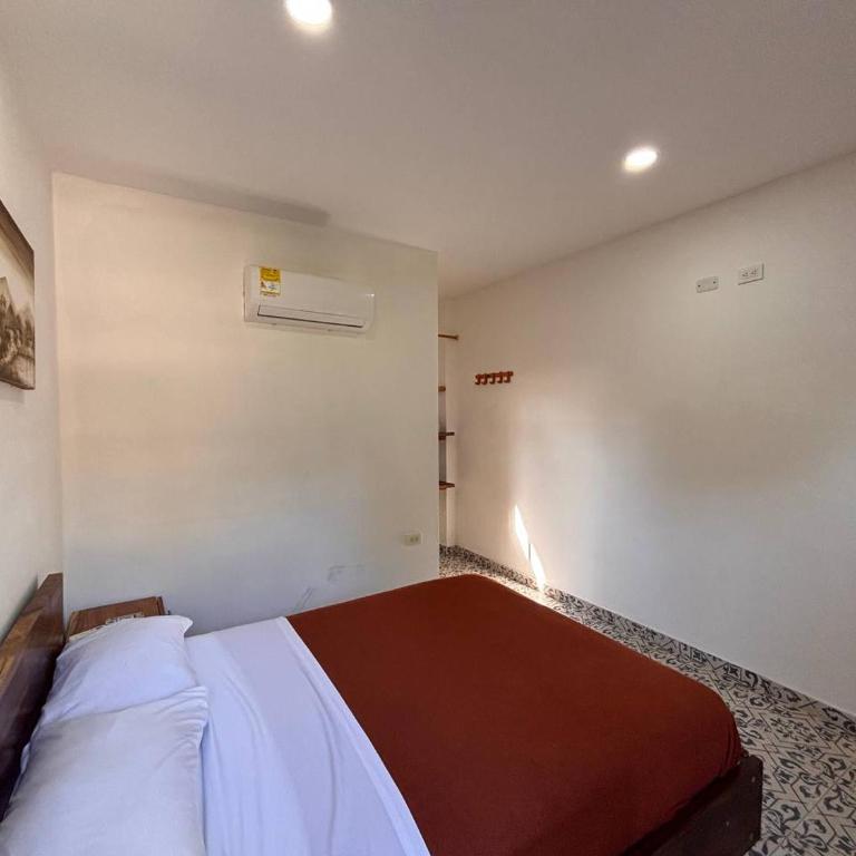 Hostal Los Arhuacos - Habitación Doble con baño privado - 5