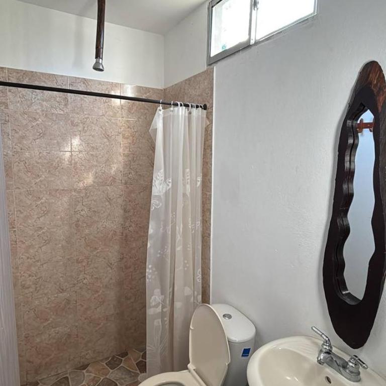 Hostal Los Arhuacos - Habitación Doble con baño - 2 camas - 4