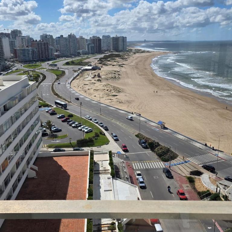 Punta del Este Santos Dumont apto 1011 Excepcional vista al mar - Apartment with Sea View - 3