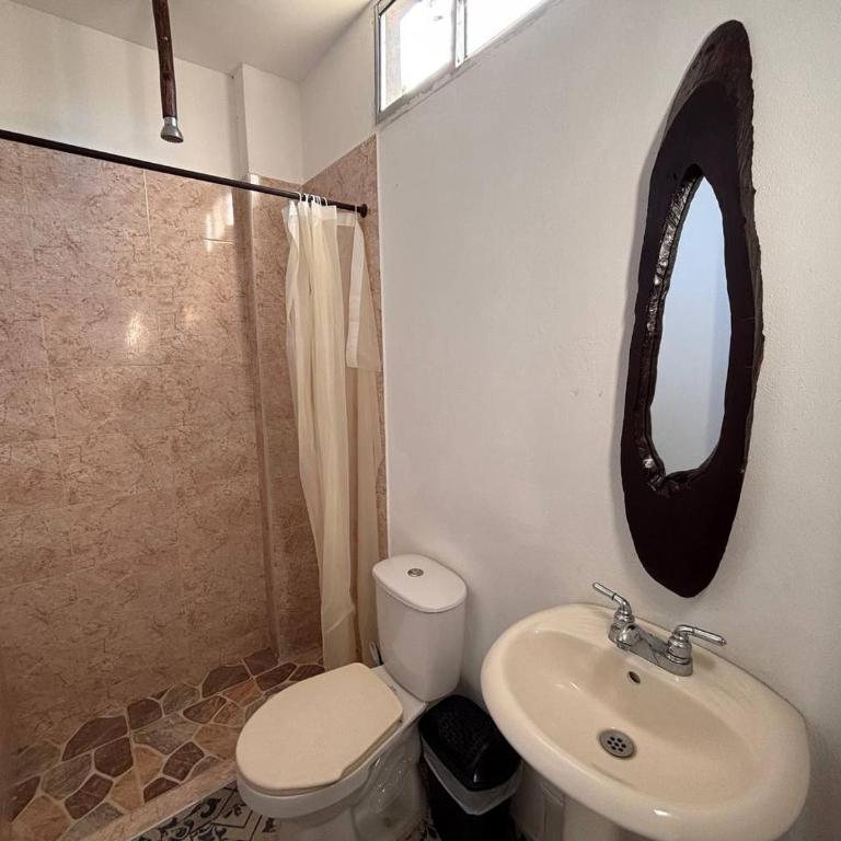 Hostal Los Arhuacos - Habitación Doble con baño privado - 7