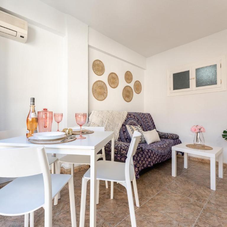 MalagaSuite Fuengirola Next to the Beach - Apartamento de 1 dormitorio - 2
