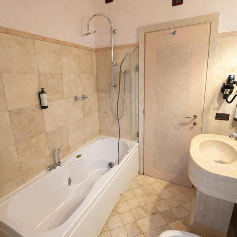 UNICA Assisi agri-charming house - Deluxe Double Room with Balcony - 2