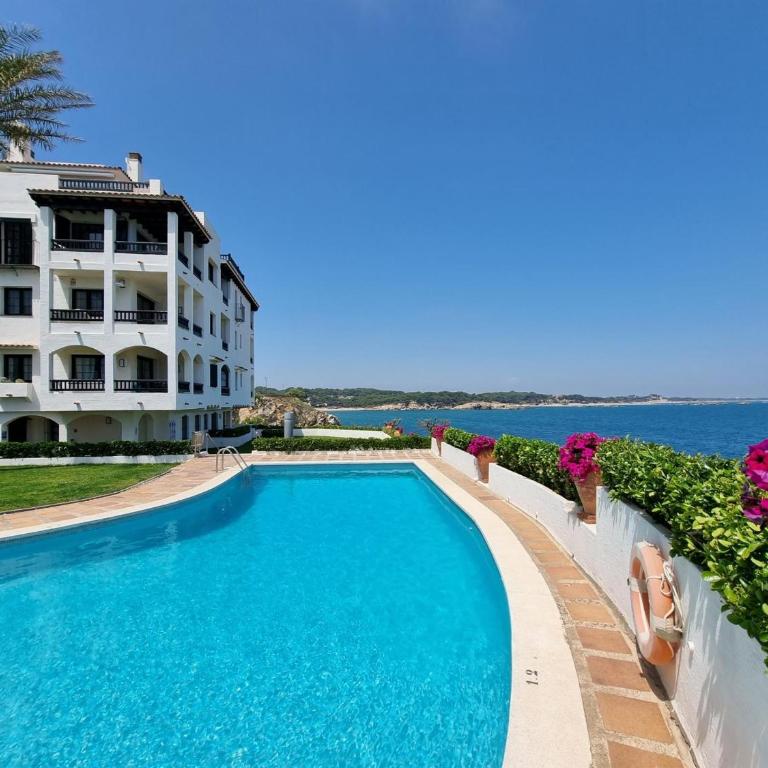 Apartamento acogedor a 50m de la playa con terraza - HISP-236-124 - Apartment - 1