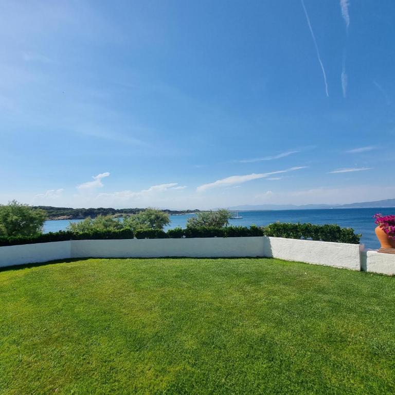 Apartamento acogedor a 50m de la playa con terraza - HISP-236-124 - Apartment - 2