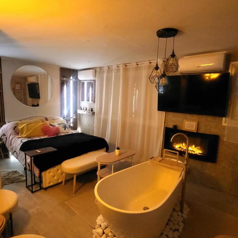 CASA LOVE Mandelieu - Apartamento de 1 dormitorio con bañera de hidromasaje - 5