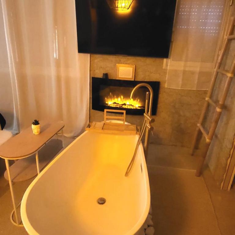 CASA LOVE Mandelieu - Apartamento de 1 dormitorio con bañera de hidromasaje - 6