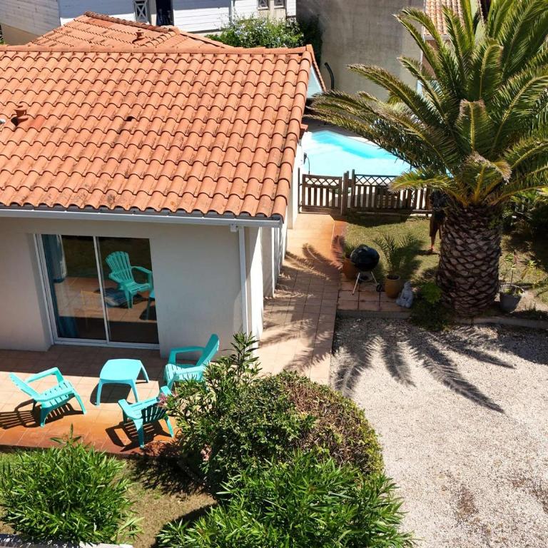 Villa ensoleillée avec terrasse près de la plage - FR-1-831-11 - Villa - 22