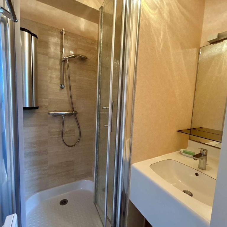 Spacieux Appartement T3 avec Terrasse Ensoleillée et Parking - FR-1-494-211 - Appartamento - 12
