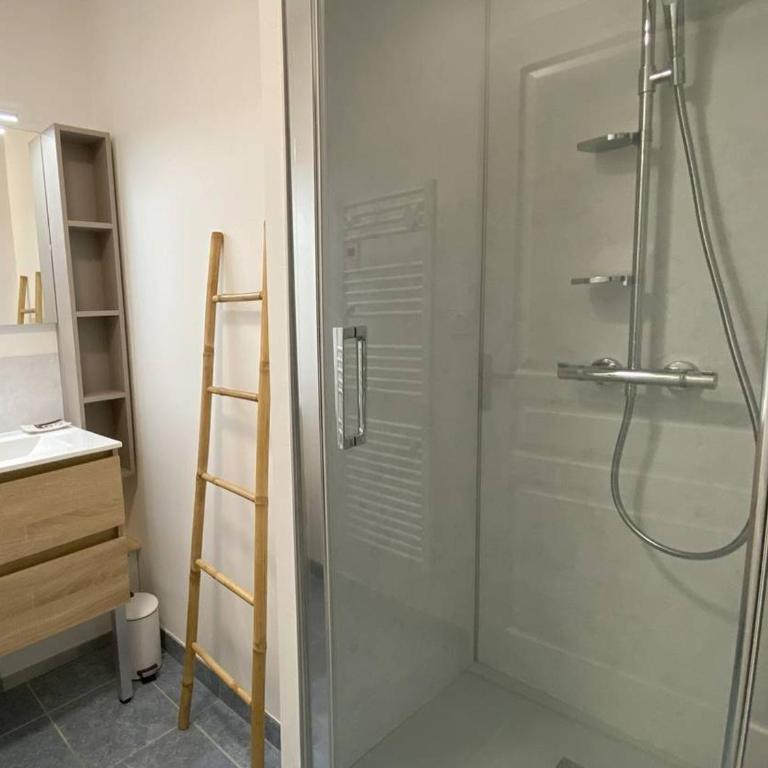 Appartement avec terrasse, jardinet clos et parking à Perros-Guirec - FR-1-368-466 - Apartment - 12