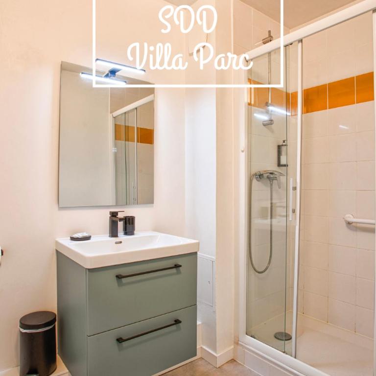 Sweet Home Cabourg Hôtel et gîtes - Quadruple Room with Balcony - 5