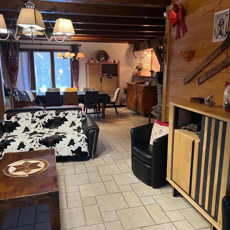 Chalet spacieux 8 pers, 3 chambres, cheminée, Wi-Fi, BBQ - FR-1-762-1 - Chalet - 14