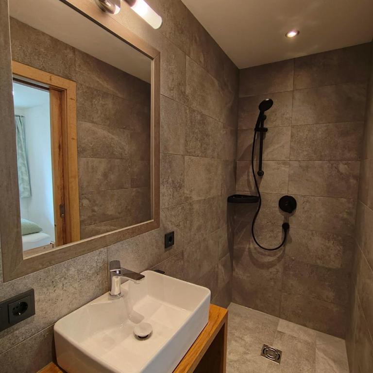 Apart Marie - Apartment mit 2 Schlafzimmern und Dusche - 28