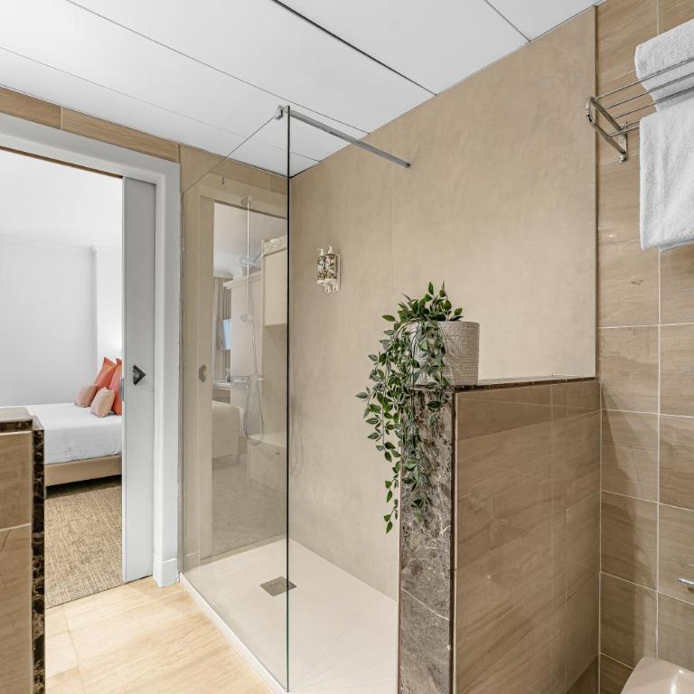 Acacia Suite - Superior Suite with Kitchenette - 21