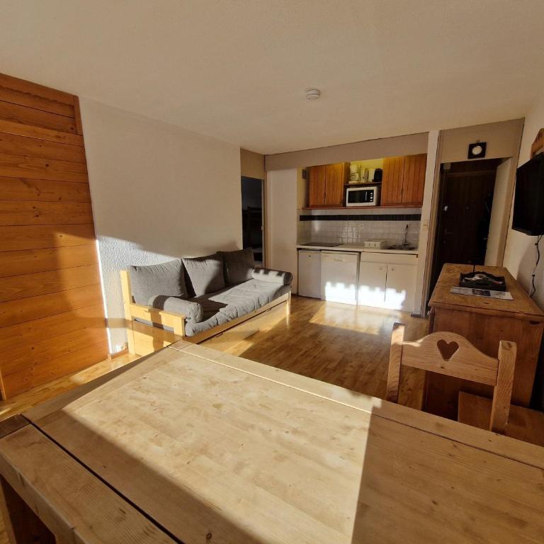Appartement fonctionnel · Proche des pistes · 3 pièces · 7 pers. - Two-Bedroom Apartment - 6