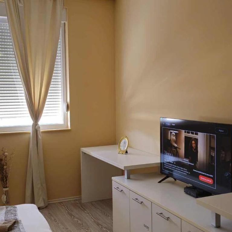 Urban City Apartments - One-Bedroom Apartment - 6