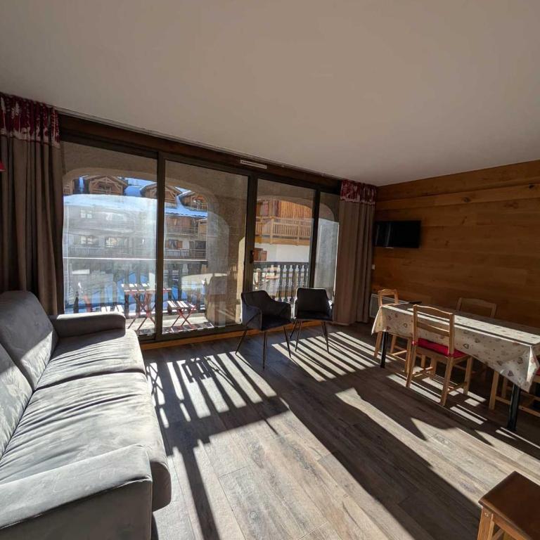 Studio cosy proche pistes et commerces avec balcon - FR-1-445-124 - Studio - 2