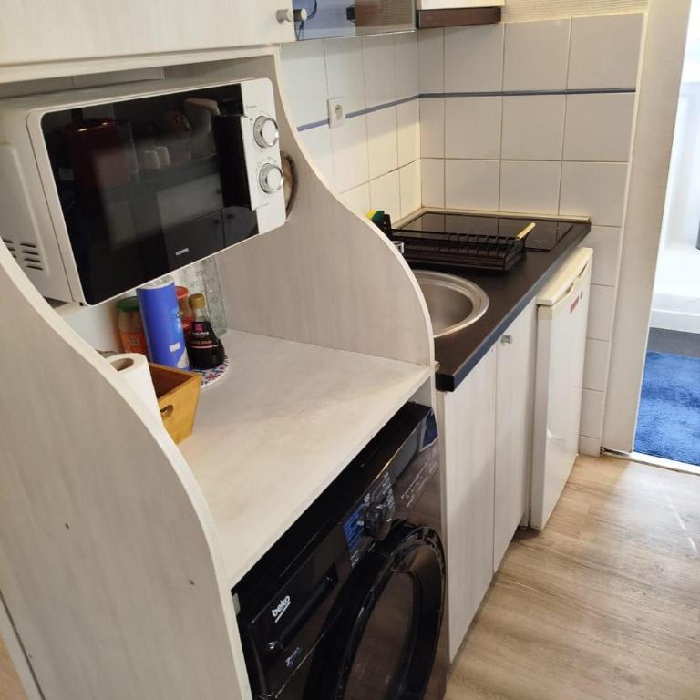 Chambre privée dans un appartement partagé, à 200m des Champs Elysees et de l'Arc de Triomphe - Appartement 1 Chambre - 8