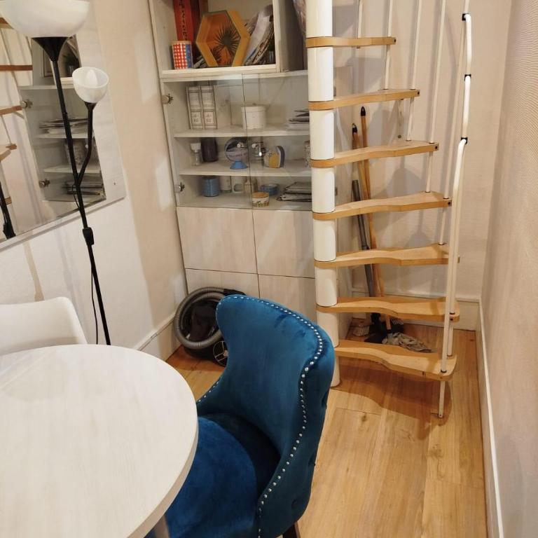 Chambre privée dans un appartement partagé, à 200m des Champs Elysees et de l'Arc de Triomphe - Appartement 1 Chambre - 1