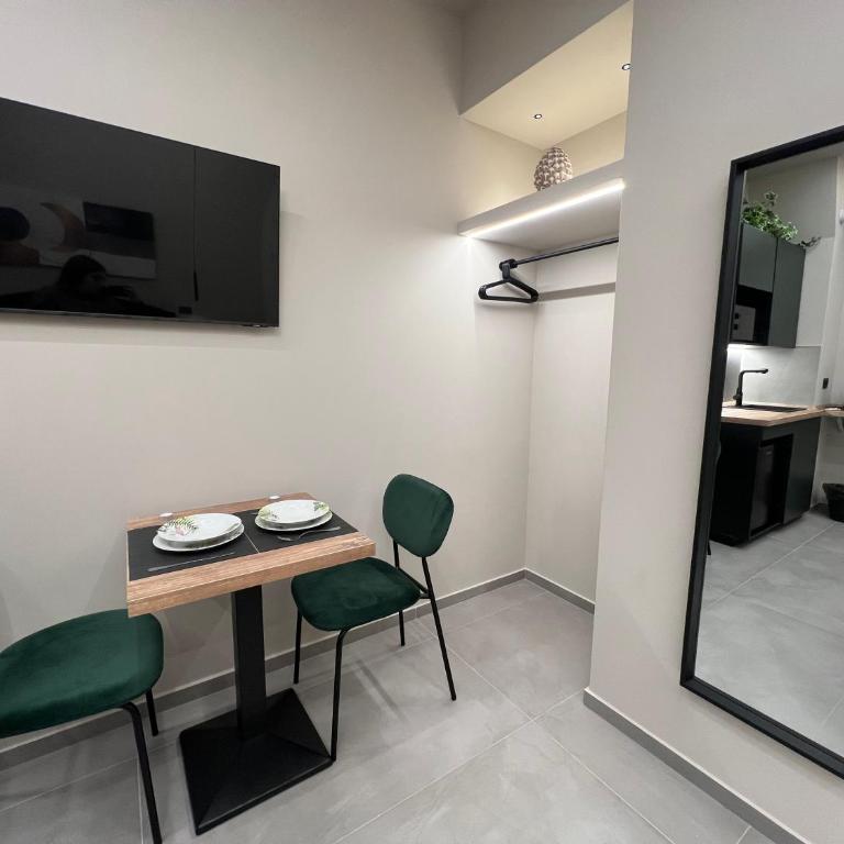 Suites 4 you - Standard Double Room - 9