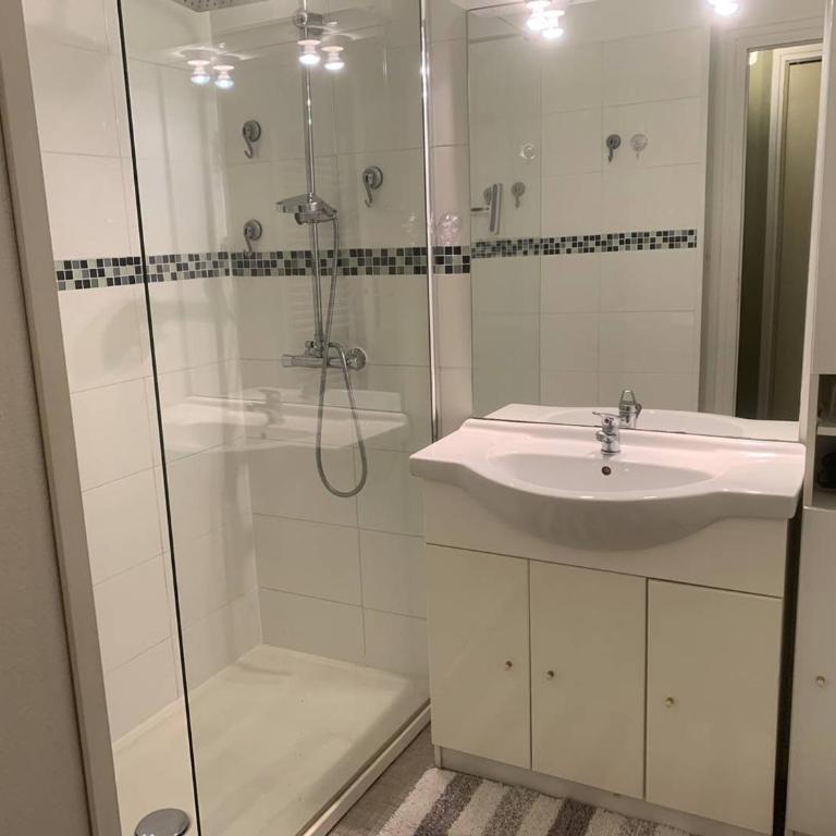 Duplex 8 pers hyper-centre Cauterets avec WiFi & parking sécurisé - FR-1-812-68 - Appartamento - 9