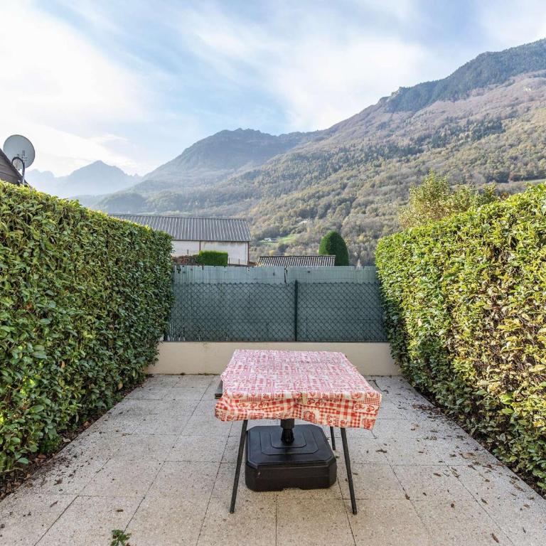 Appartement T4 7 pers, parking, proche stations ski - Maison 3 Chambres - 9
