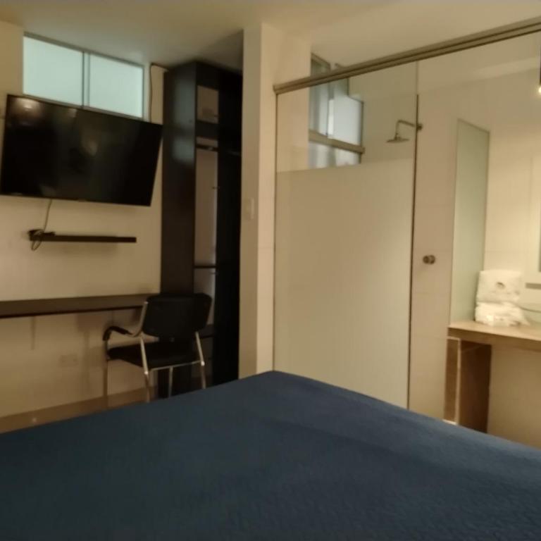 Hostal Mirador - Deluxe King Room - 3