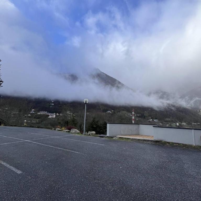 Appartement avec piscine chauffée, parking et vue montagne à Cauterets - FR-1-812-77 - Apartment - 13