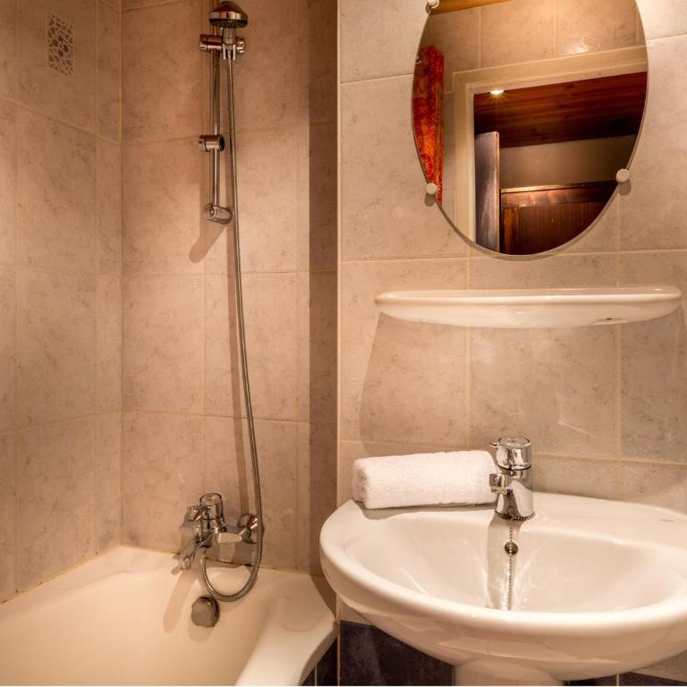 Appartement centre-ville, proche pistes, 10 pers, WiFi - FR-1-519-14 - Appartement (10 Adultes) - 9