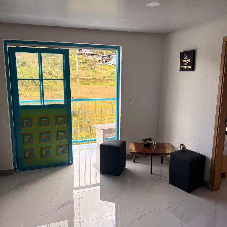 Apartamento céntrico, Guatape, cerca al malecon - Apartamento de 3 dormitorios - 3