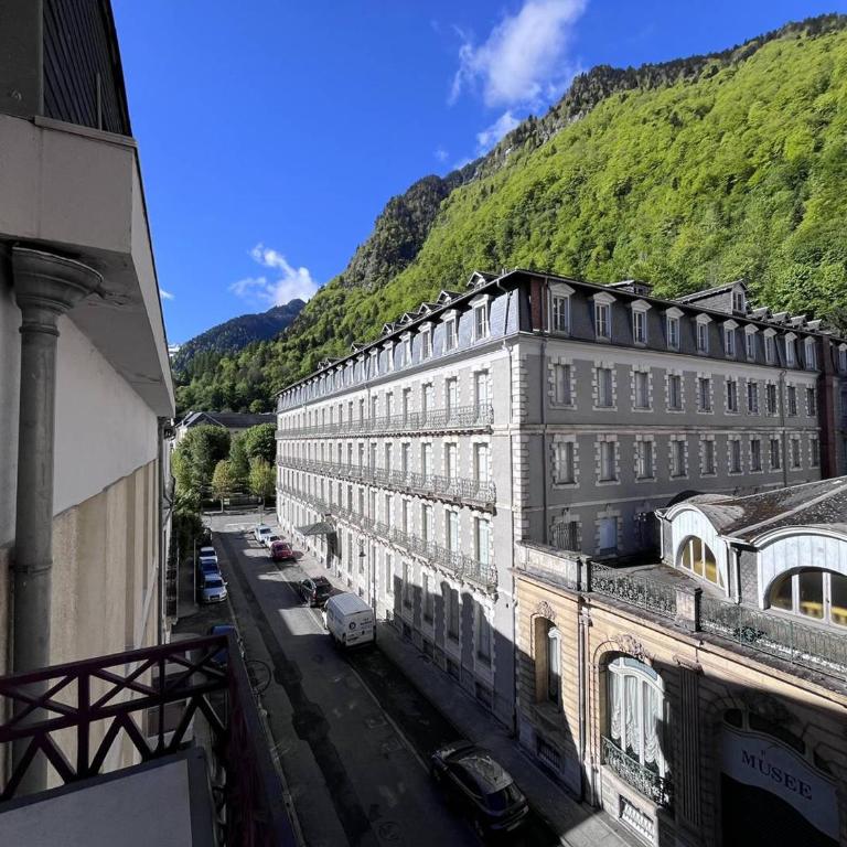 Appartement lumineux avec balcon au centre de Cauterets - FR-1-812-121 - Apartment - 10