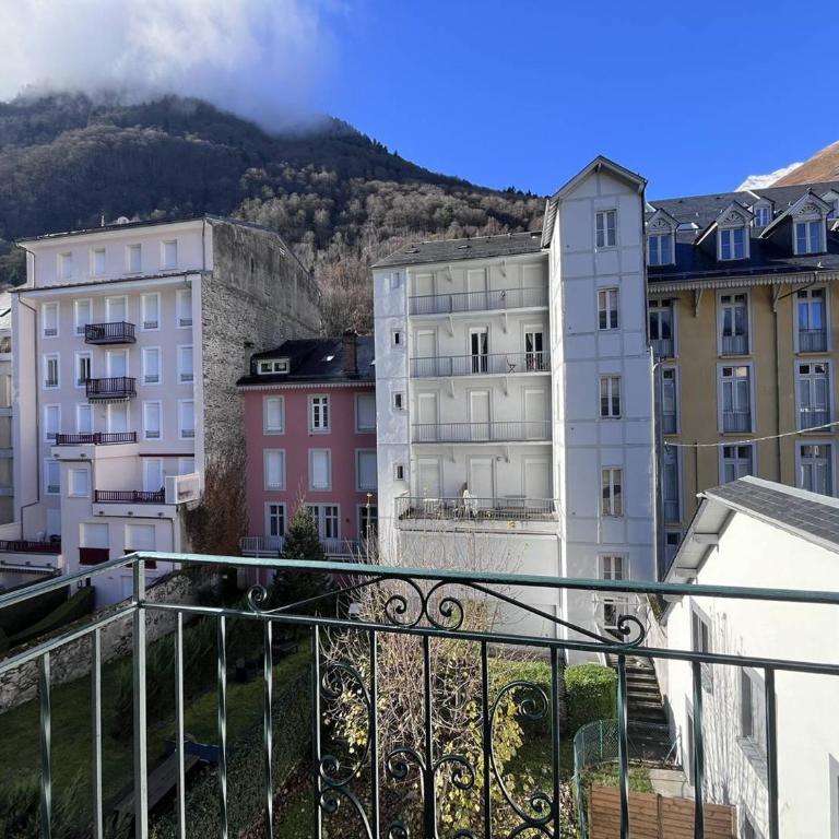 Duplex charmant à Cauterets, proche commerces et téléphérique - FR-1-812-82 - Apartamento - 14