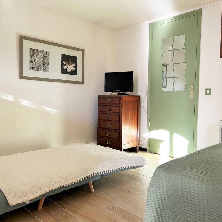 BO015-222 Studio 2 couchages BORMES LES MIMOSAS - Monolocale - 8