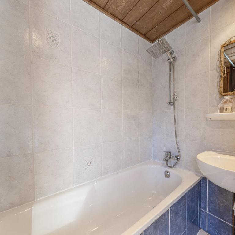 Appartement confortable pour 6 au centre de Val-d'Isère avec Wifi - FR-1-694-443 - Appartement - 10
