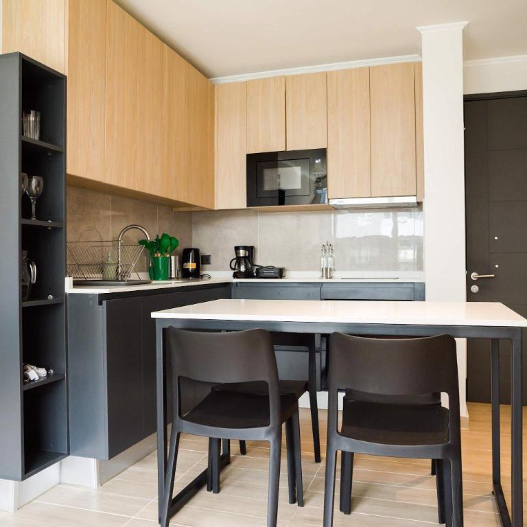 Chic 2BR Apt in Providencia with Pool & Gym - Apartment - 3