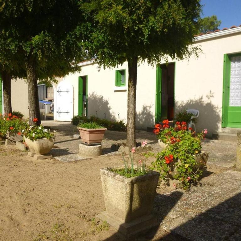 Maison de vacances 3 pièces, 4 couchages à 1000 m de l'océan, cadre paisible avec cour et parking - FR-1-224C-63 - Casa de vacaciones (4 adultos) - 1
