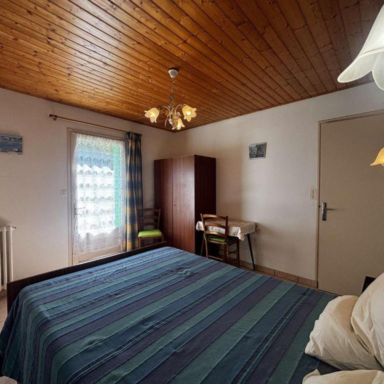 Maison de vacances 3 pièces, 4 couchages à 1000 m de l'océan, cadre paisible avec cour et parking - FR-1-224C-63 - Casa de vacaciones (4 adultos) - 10