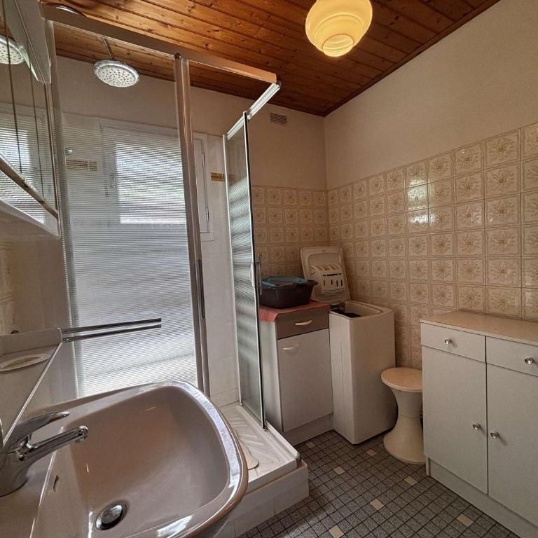 Maison de vacances 3 pièces, 4 couchages à 1000 m de l'océan, cadre paisible avec cour et parking - FR-1-224C-63 - Casa de vacaciones (4 adultos) - 11