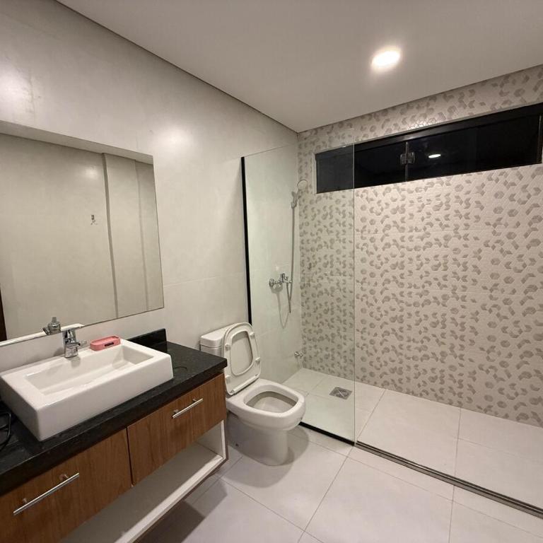 Luxury 1BR, Parking , Shopping Area - One-Bedroom Apartment - 8