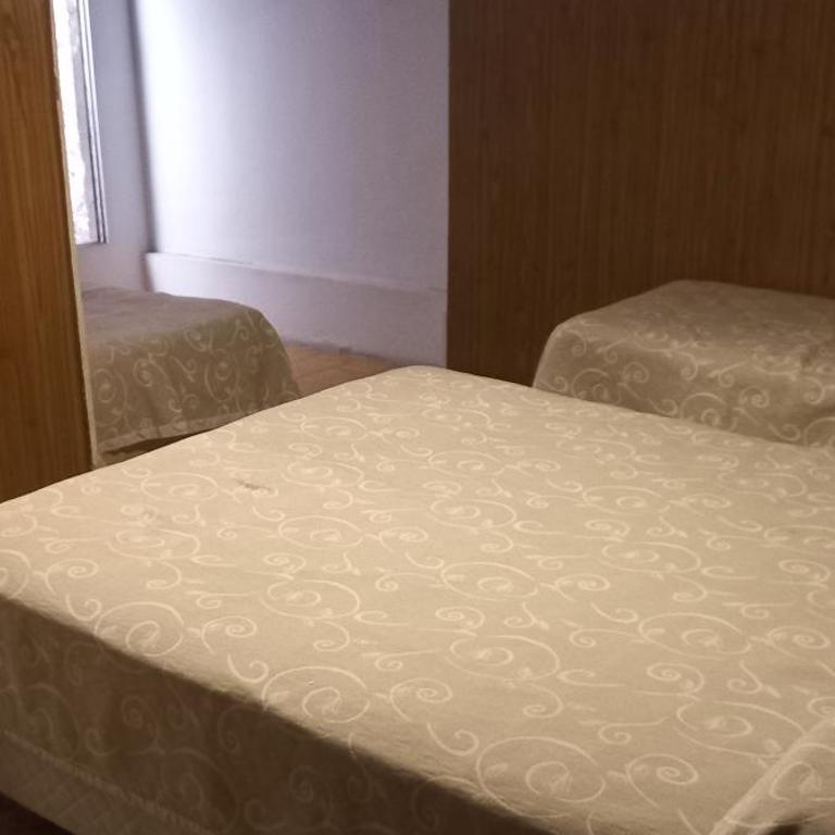 Hotel Necochea - Triple Room with Private Bathroom - 1
