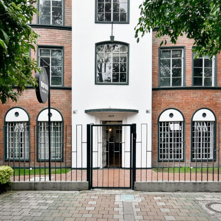 Apartamento en Parkway - One-Bedroom Apartment - 3