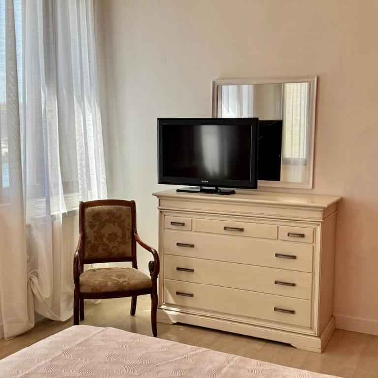 Villa Elena - Two-Bedroom Apartment - 18