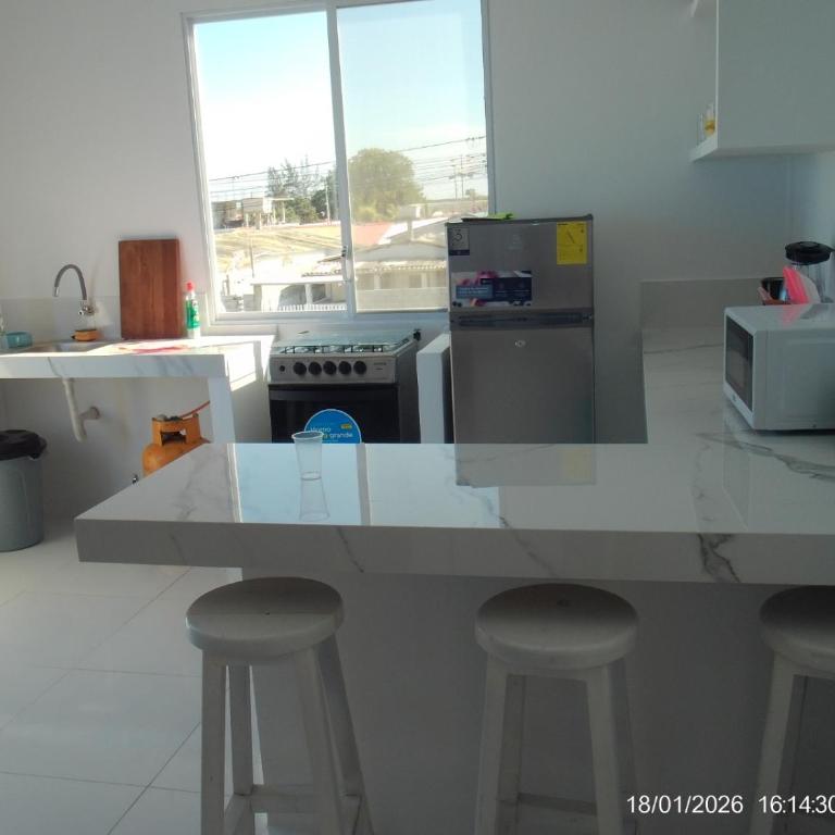 Departamentos super cómodos en el corazón de Salinas - Two-Bedroom Apartment - 2