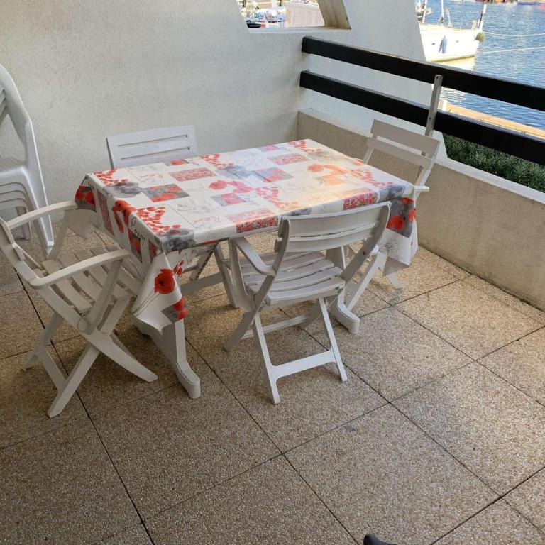 Appartement 2 Pièces avec Terrasse et Parking à 50m Plage - Port Camargue - FR-1-731-136 - Apartment - 13