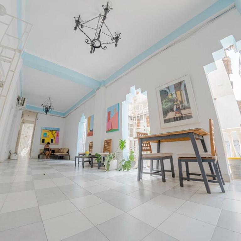 Experience the magic of the Calle de las Damas historic center - One-Bedroom Apartment - 14