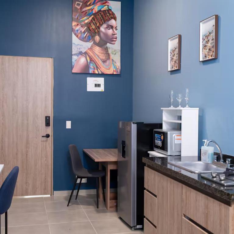 Leb'Den Executive Suites - One-Bedroom Apartment - 4